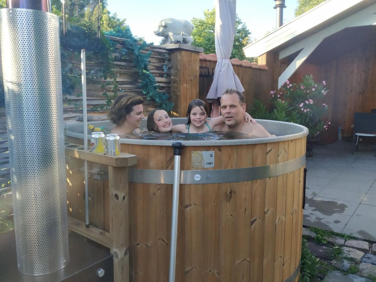 Chalet "Het Biggetje" Hottub - Sauna Volkel ภายนอก รูปภาพ